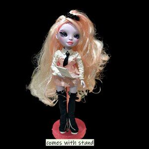 Rainbow High Shadow High Doll Karla Choupette Series 3 w Stand Make-up and Bag